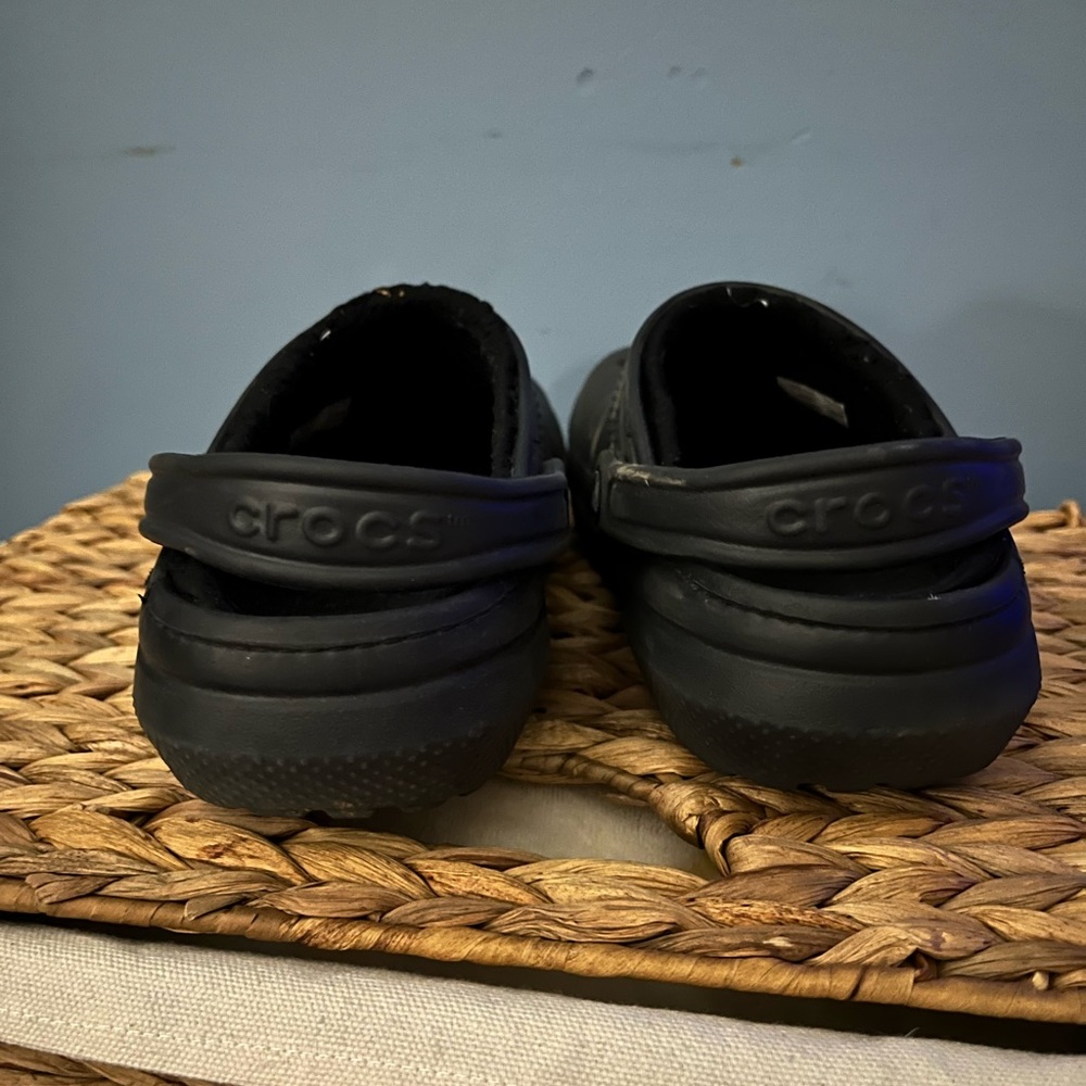 Black Fleece Lined Crocs size 8 - Picture 5 of 6
